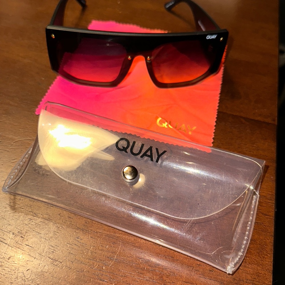Quay Fully Booked Sunglasses